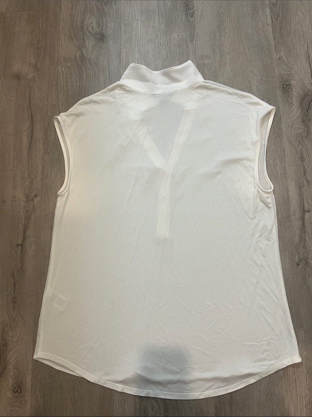 RW&CO. Sleeveless Cream Collared V-Neck Blouse - Picture 3 of 4